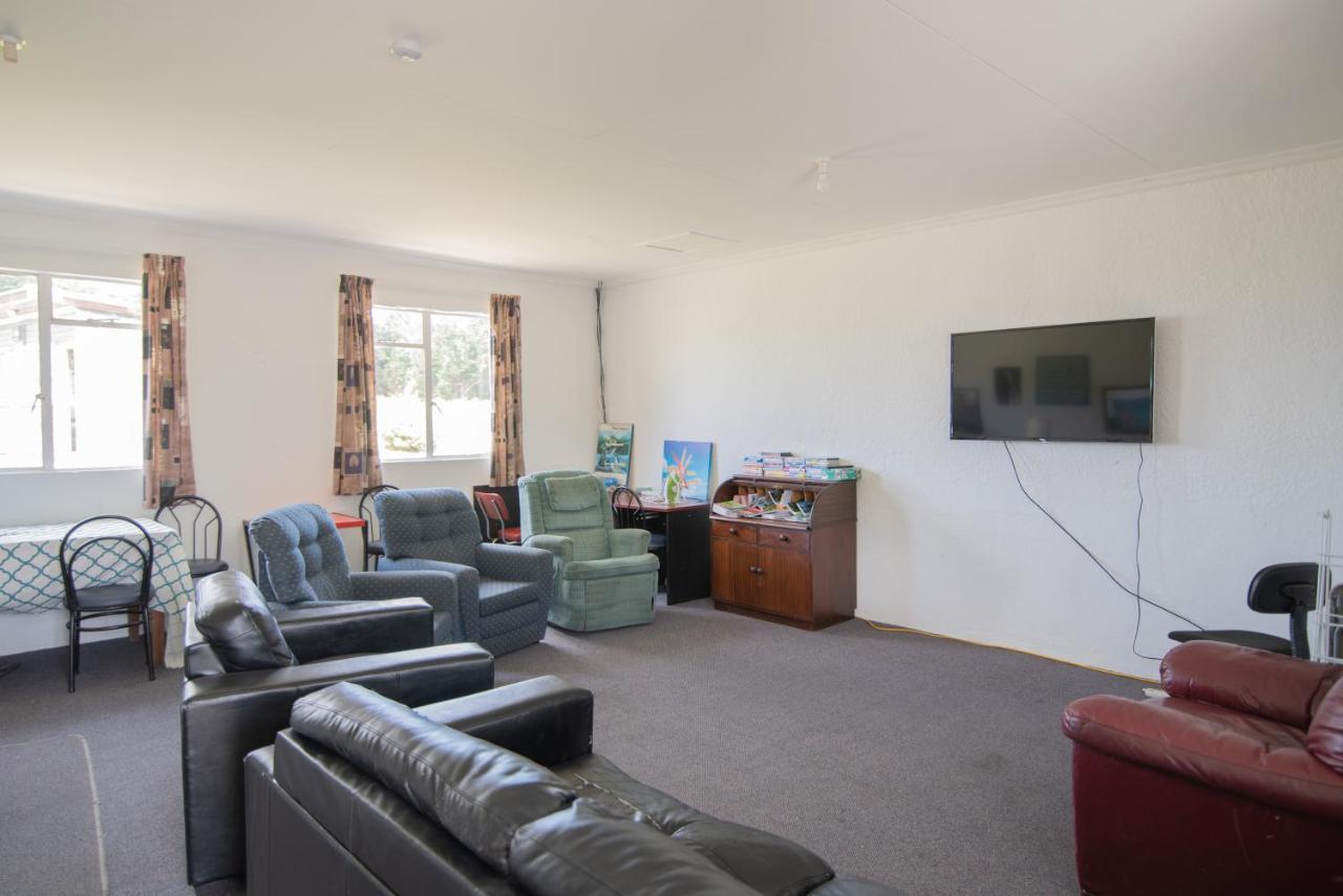 Beach Road Holiday Park Otatara Exterior photo