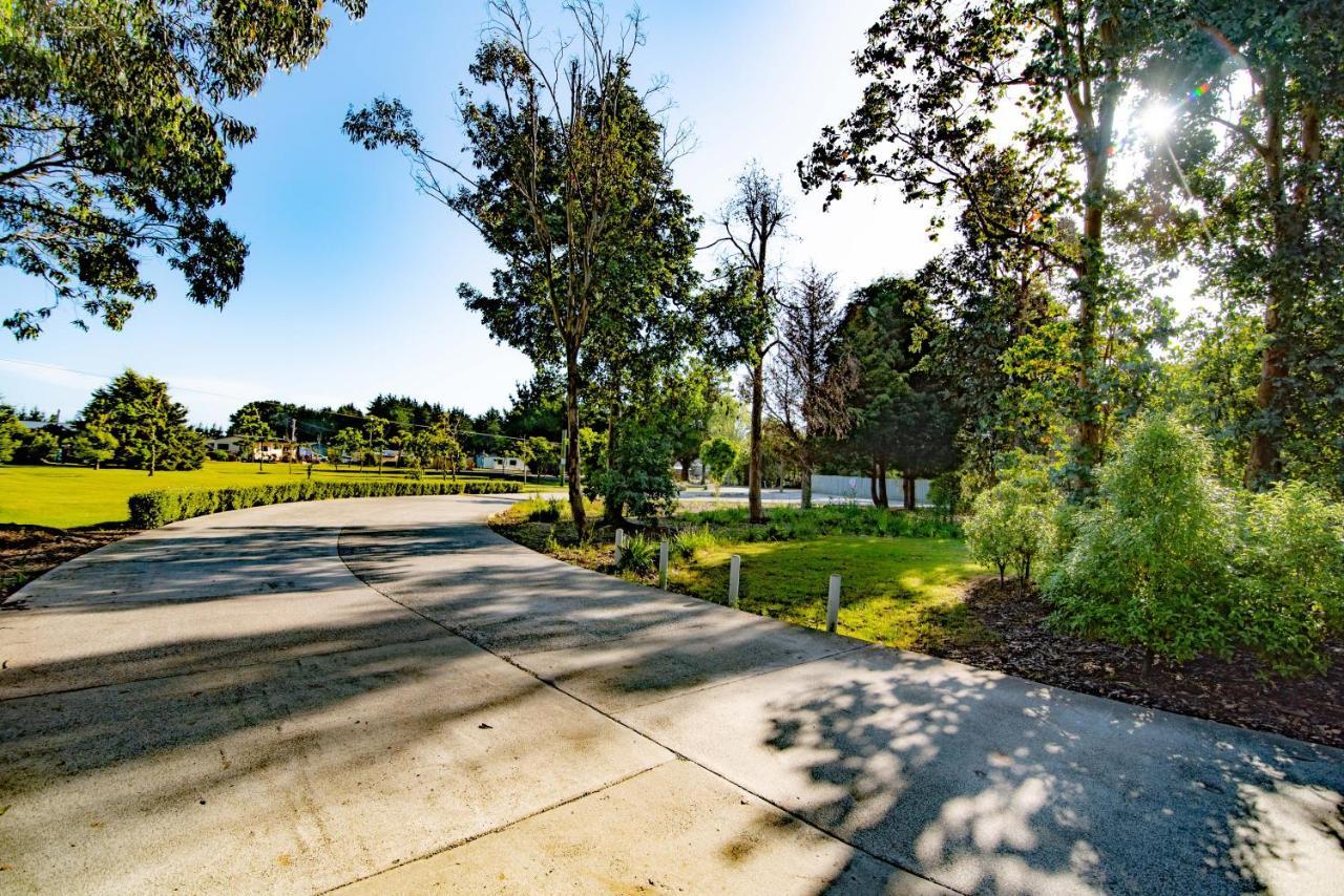 Beach Road Holiday Park Otatara Exterior photo