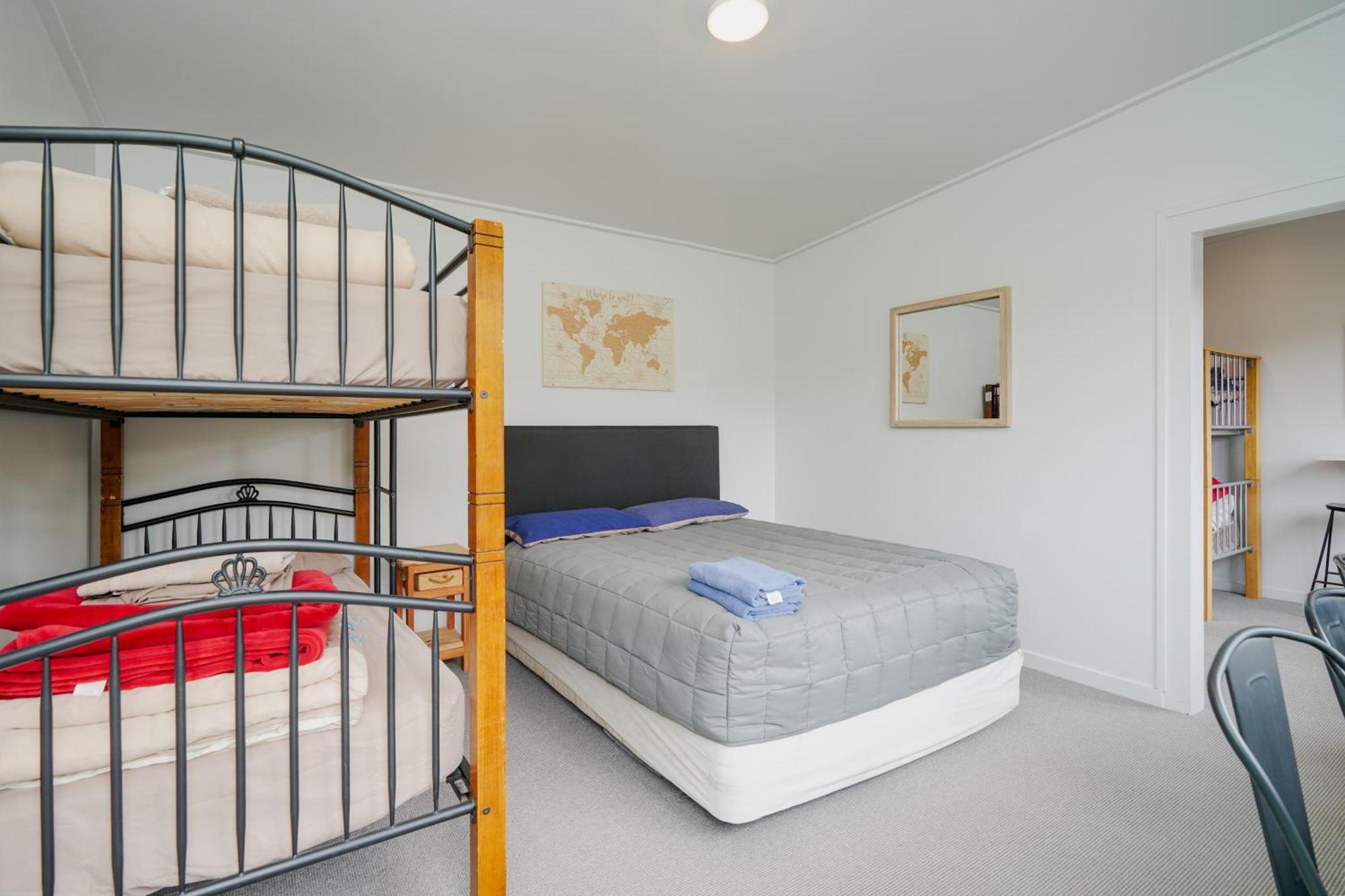 Beach Road Holiday Park Otatara Exterior photo