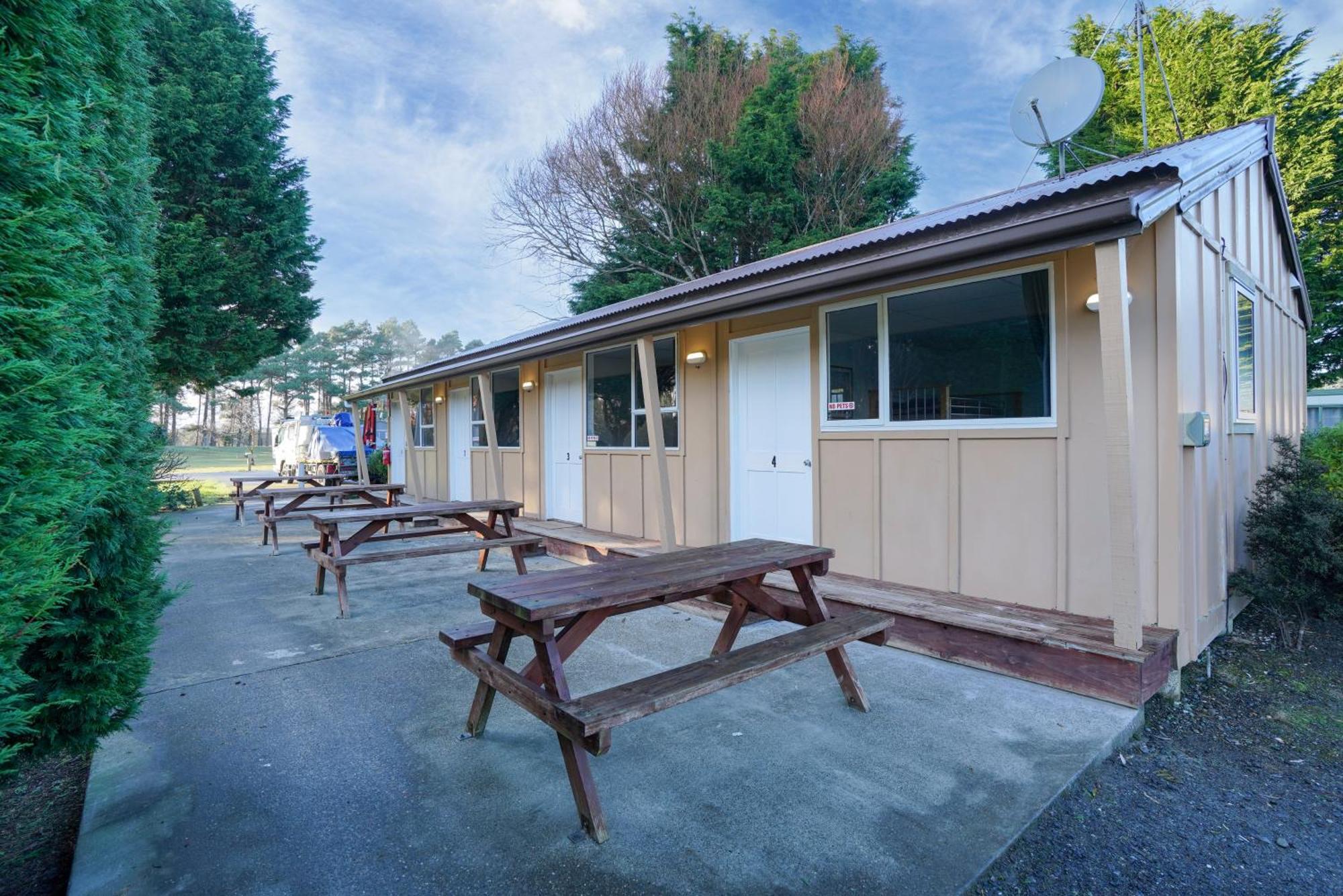Beach Road Holiday Park Otatara Exterior photo