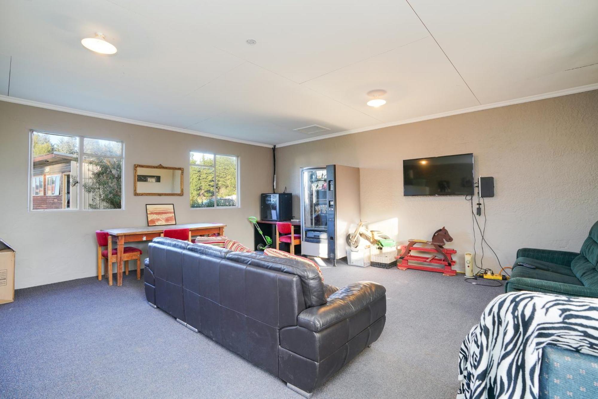 Beach Road Holiday Park Otatara Exterior photo