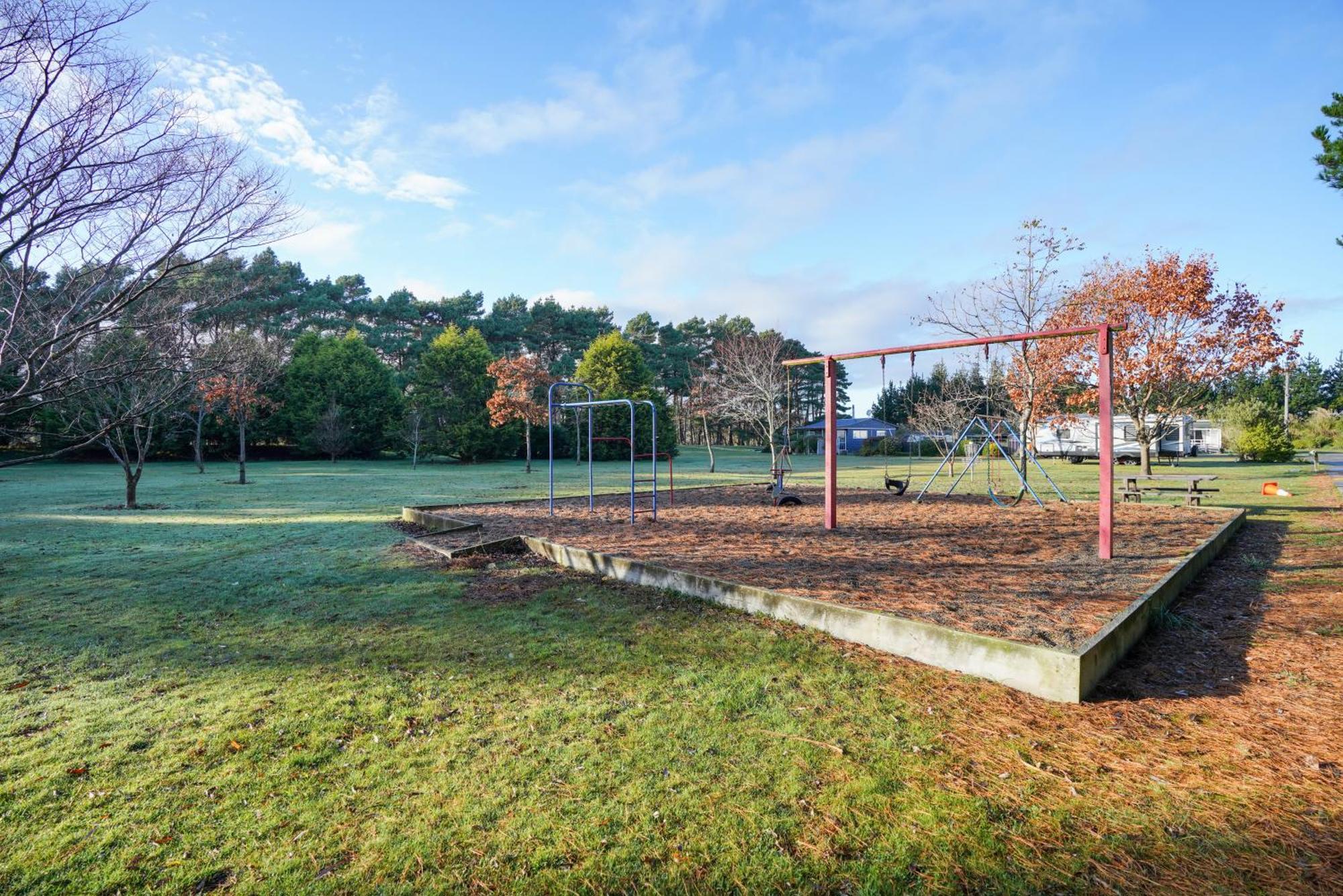 Beach Road Holiday Park Otatara Exterior photo