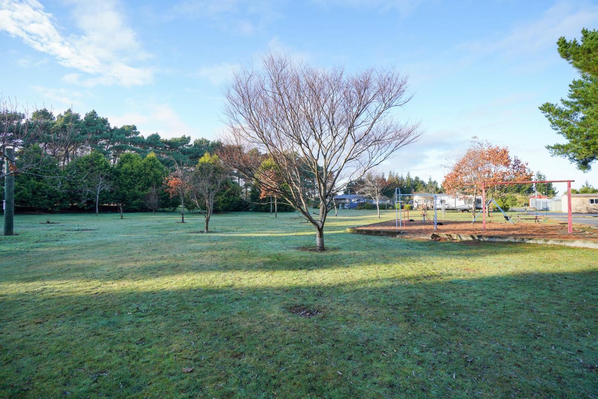 Beach Road Holiday Park Otatara Exterior photo